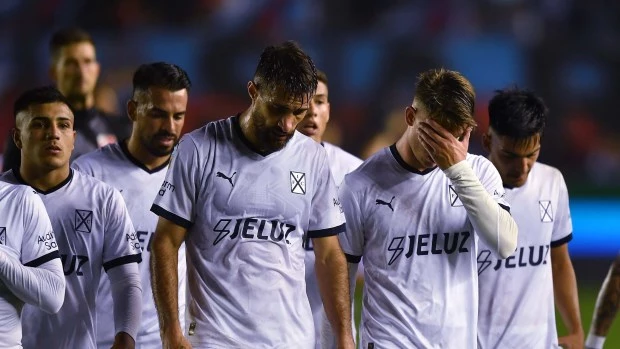 Independiente no levanta cabeza y perdió contra Arsenal