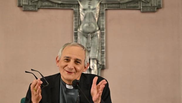 El papa Francisco enviaría a Ucrania al cardenal Matteo Zuppi.