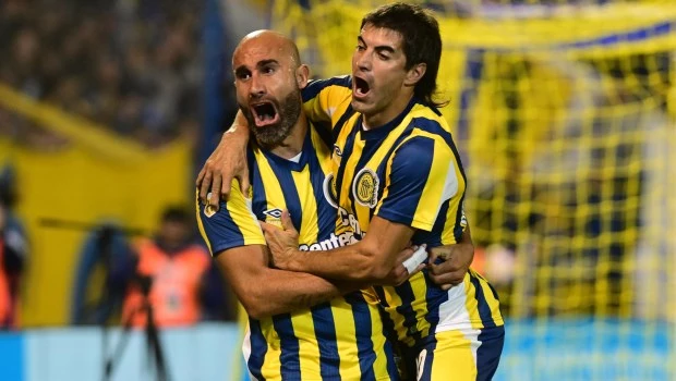 Central bajó a Defensa del cuarto puesto con un triunfo bajo la lluvia