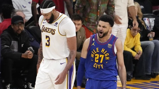 Los Nuggets vencen a los Lakers en Los Angeles y quedan a un paso de las finales