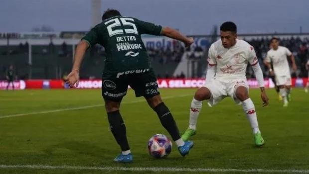 El 0 a 0 fue un justo resultado para Sarmiento y Huracán