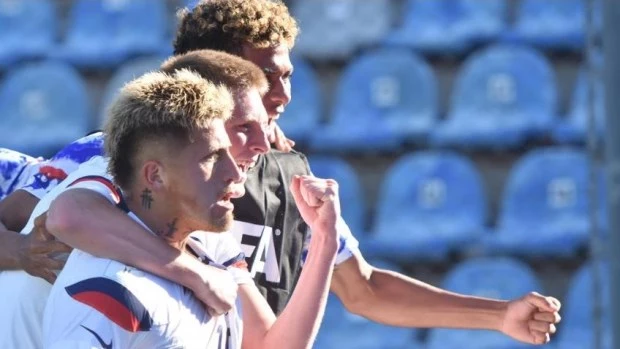 Estados Unidos goleó a Fiji y quedó a un paso de la clasificación