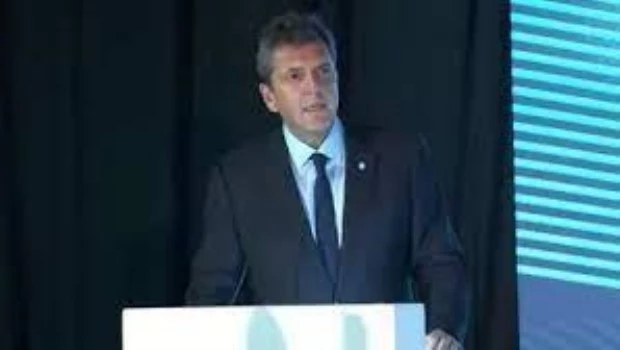 Massa: "Lo que tenemos que hacer es industrializar y exportar commodities con valor agregado"