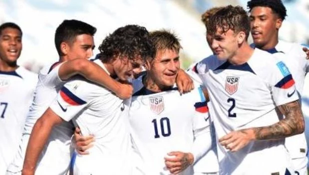 Estados Unidos derrotó a Eslovaquia y cerró el Grupo B con puntaje ideal