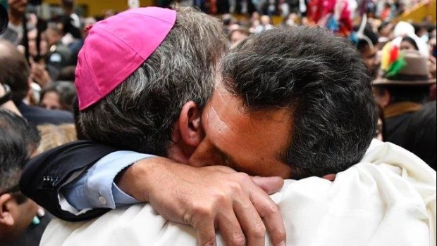 Massa celebró el nombramiento del obispo García Cueva como arzobispo de Buenos Aires