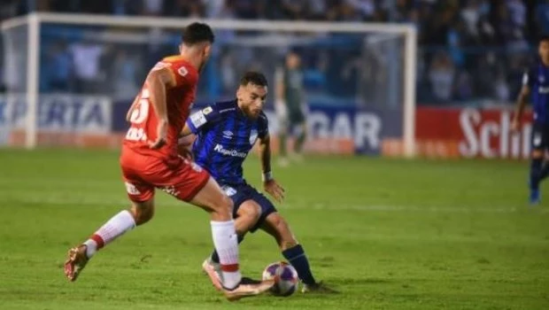 Atlético Tucumán festeja en la última jugada del partido y deja con las manos vacías a Arsenal
