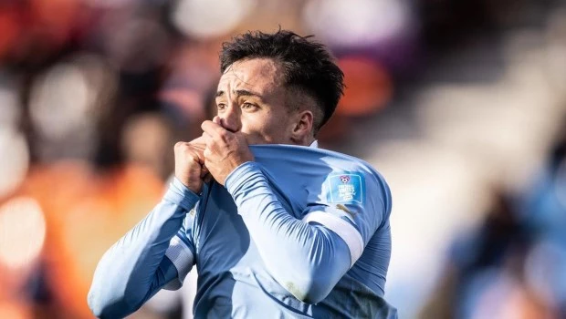 Con un penal en el final, Uruguay le ganó a Túnez y terminó segundo en su grupo