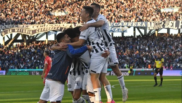 Buen triunfo de Talleres ante Argentinos en Córdoba para seguir en la tercera posición