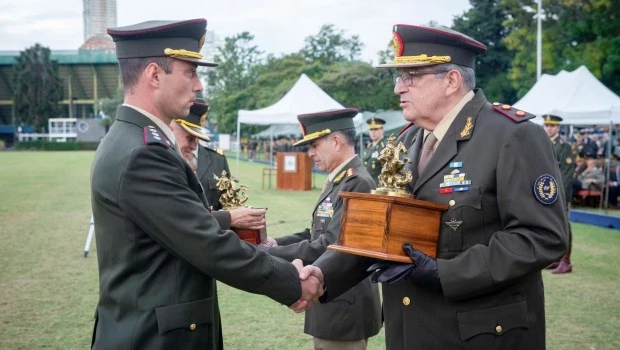 El general retirado Rodrigo Soloaga fue acusado de hacer “apología del terrorismo de Estado” por saludar públicamente a militares privados de su libertad.
