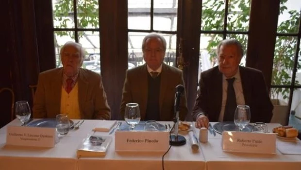 “Hay que dejar de sustituir importaciones y aumentar el comercio y la exportación”