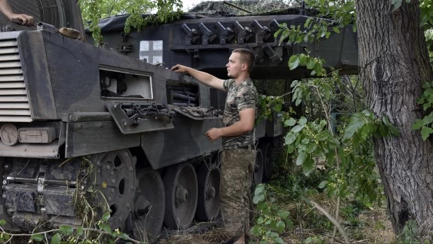 ¿Por qué tantos vehículos de la OTAN abandonados intactos?