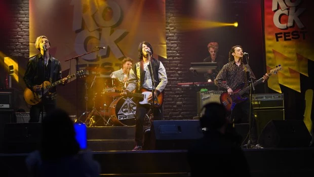 El primer single de la banda, ‘Torcer el rumbo’, ya está disponible en plataformas. La serie televisiva se expande así hacia otros terrenos.