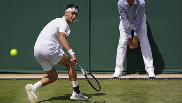 Tomás Etcheverry perdió con el suizo Stan Wawrinka,