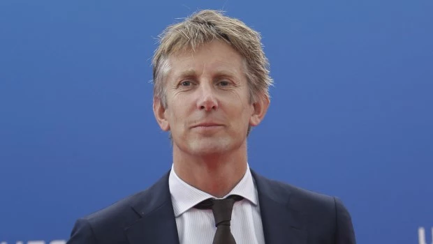 El exarquero holandés Van der Sar está en terapia intensiva