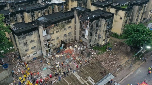 Once muertos por el derrumbe de un edificio usurpado en el noreste de ...