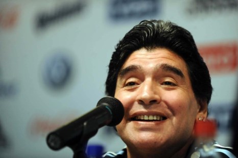 Maradona: "Yo no renuncio ni me voy"