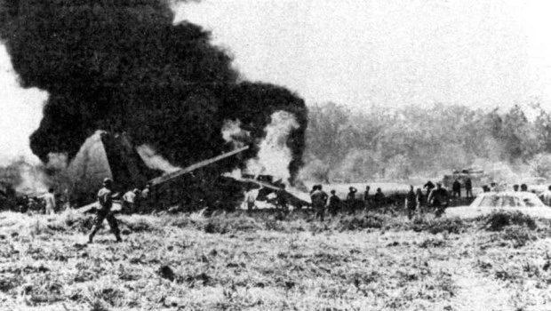 En agosto de 1975 la banda Montoneros atentó contra un avión militar Hércules C-130 que despegaba de Tucumán.