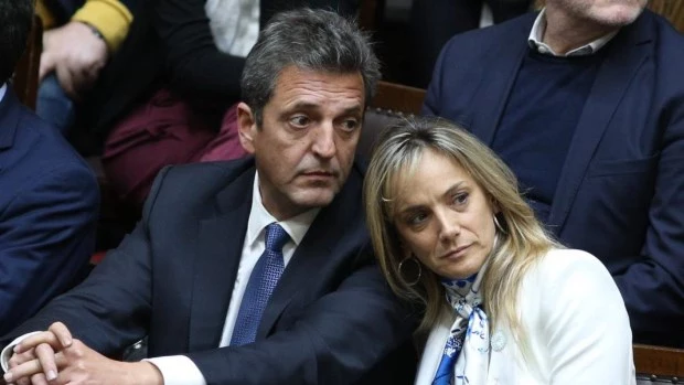 Malena entrega pavas con voz de sombra, Malena sabe que eso, es cooptación 