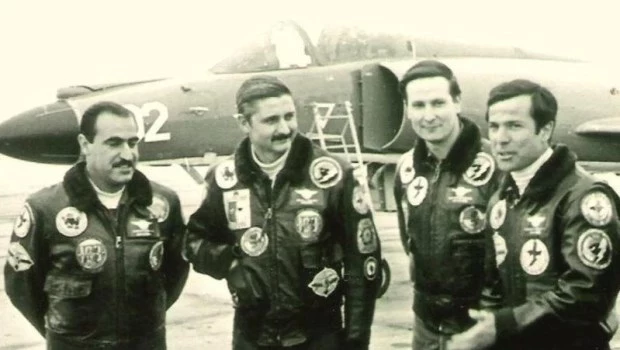 Escuadrilla Super Étendart. Jorge Colombo es el segundo, desde la izquierda.