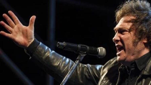 El kirchnerismo alza la voz para arremeter contra Milei