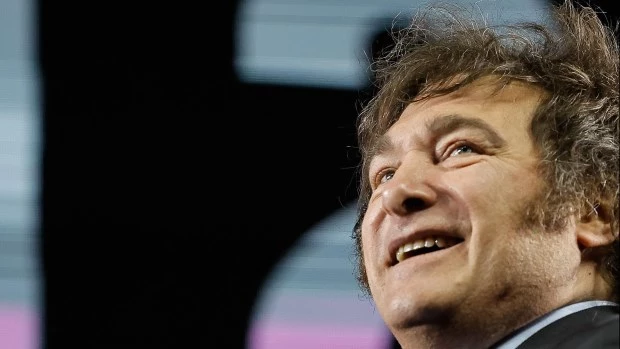 El impulso de la ola violeta y el desafío de la primera vuelta