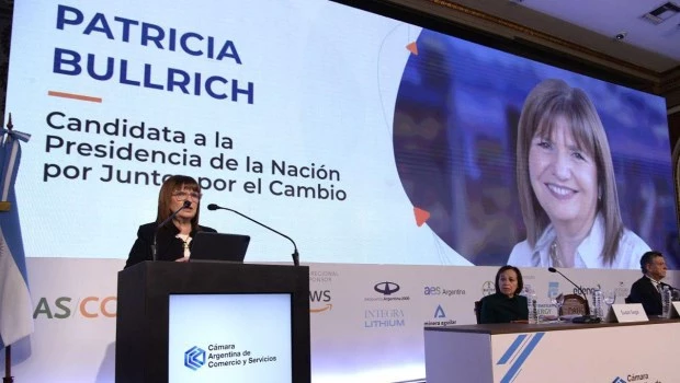 Bullrich reúne a los economistas que la asesoran para mostrar una agenda alternativa a la dolarización de Milei