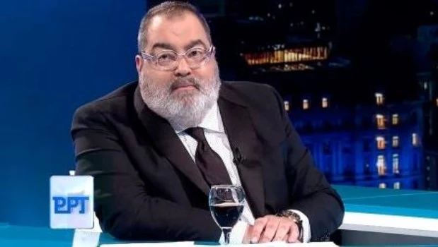 Internan a Lanata por una infección urinaria