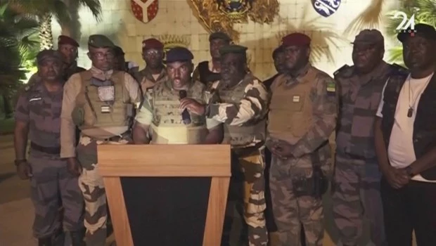 Gabón: militares toman el poder y ponen en arresto domiciliario al reelecto presidente Bongo