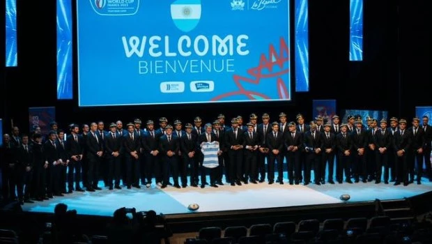 El plantel de Los Pumas arribó a Francia para jugar el Mundial