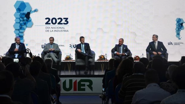 La UIA celebró el Día de la Industria y el anuncio de Massa de liberar los permisos de importación