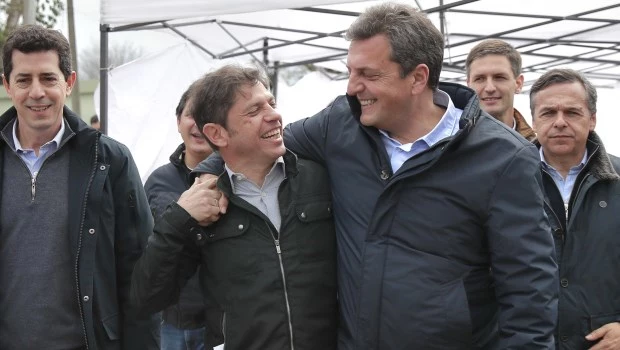 Junto a Kicillof y De Pedro, Massa dijo que Buenos Aires "es el pilar" para llegar a segunda vuelta