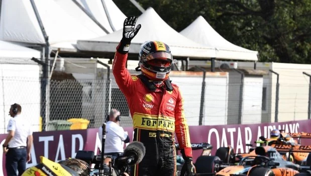 Ferrari se hizo fuerte en Italia: Sainz logró la pole