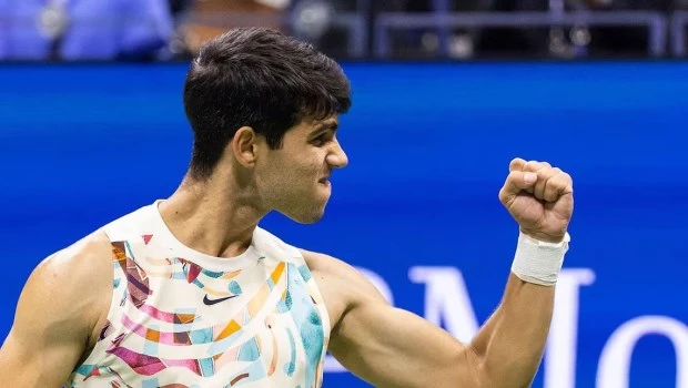 Alcaraz avanza a octavos de final del US Open