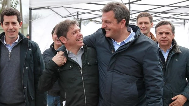 El gobernador bonaerense, Axel Kicillof, compartió el acto con el candidato presidencial por el oficialismo, Sergio Massa.