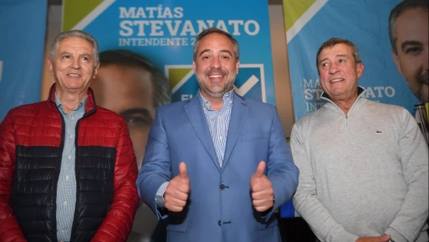 Matías Stevanato tuvo un arrasador triunfo y fue reelecto intendente de Maipú.