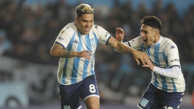 Racing volvió a sonreír ante su gente 