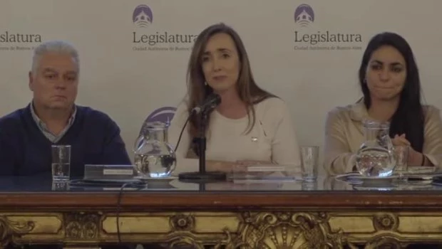 Villarruel homenajeó a las víctimas de la guerrilla: "El autoritarismo está afuera".