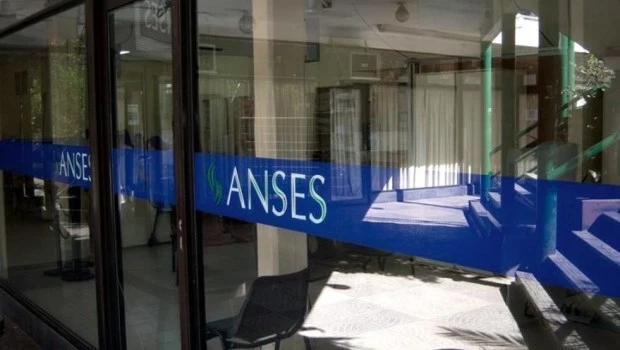 Pagan Pensiones No Contributivas a titulares con DNI finalizado en 4 y 5 con aumento 