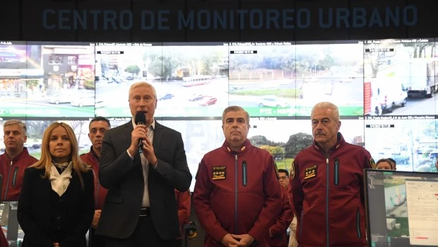 El ministro de Justicia y Seguridad de la Ciudad, Gustavo Coria, y el Jefe de la Policía de la Ciudad, Gabriel Berard, encabezan la conferencia donde se brindan los últimos detalles sobre la investigación del crimen del ingeniero en Palermo.