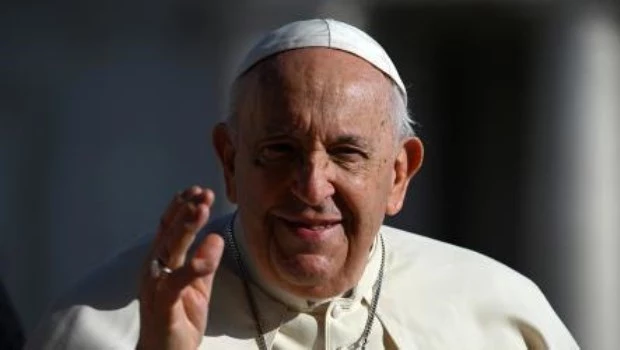 El Papa saludó al nieto 133 en la Audiencia General en la Plaza San Pedro 