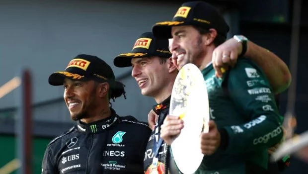 El español Fernando Alonso afirma que Verstappen y Hamilton "no construyeron nada" en la Fórmula 1