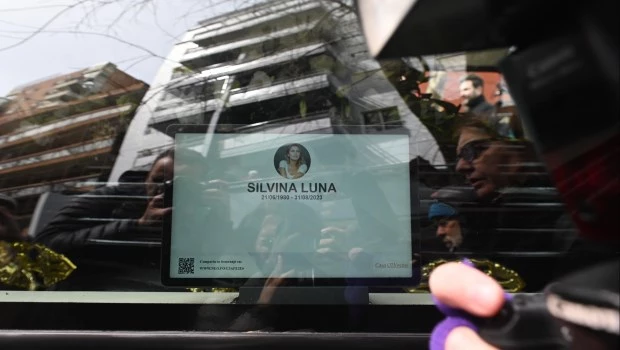 Familiares y amigos le dieron un conmovedor último adiós a Silvina Luna en el cementerio de la Chacarita
