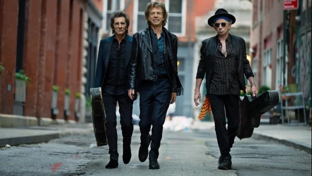 Durante un evento en Londres, la legendaria banda anunció la salida de su primer disco sin Charlie Watts.