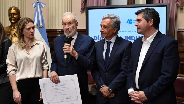 Referentes del sector industrial fueron distinguidos en el Senado