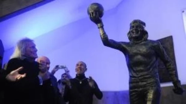 "Me hubiese gustado que hoy fuera el último día de mi vida", confesó Gatti en la inauguración de su estatua en Boca 