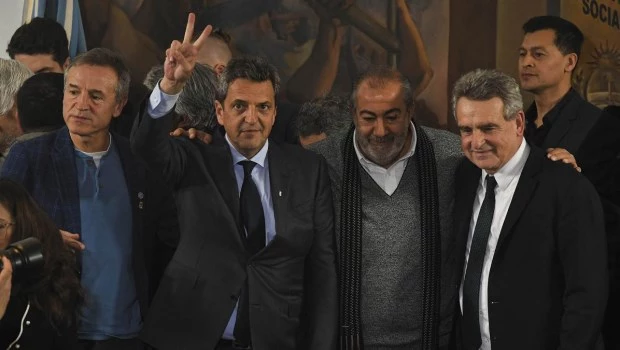 Massa convocó para el lunes a la CGT, la CTA y autoridades de Diputados por la eliminación de Ganancias