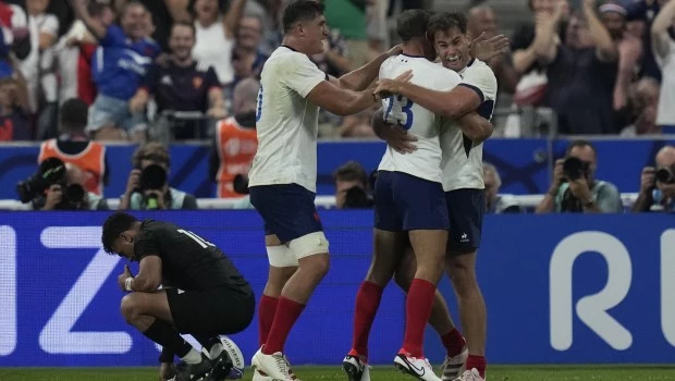 En un partidazo, Francia le ganó 27-13 a los All Blacks en el arranque del Mundial de rugby