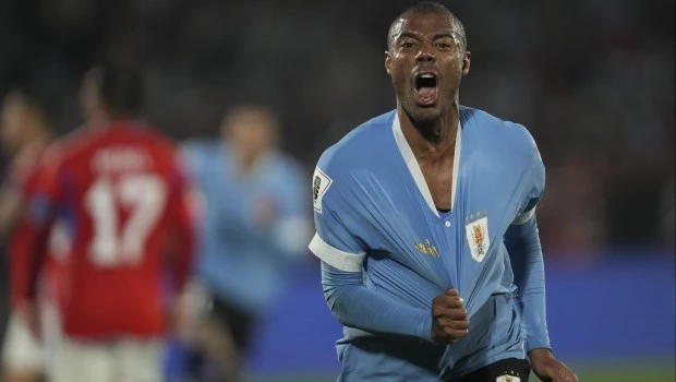 El Uruguay de Bielsa le ganó claramente a Chile en el arranque de las Eliminatorias