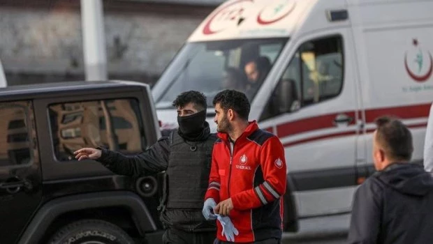 Un camión embistió a una multitud en un funeral y causa cinco muertes y 25 heridos