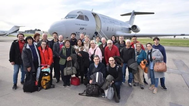 Familiares de gendarmes caídos en Malvinas viajaron al Cementerio de Darwin